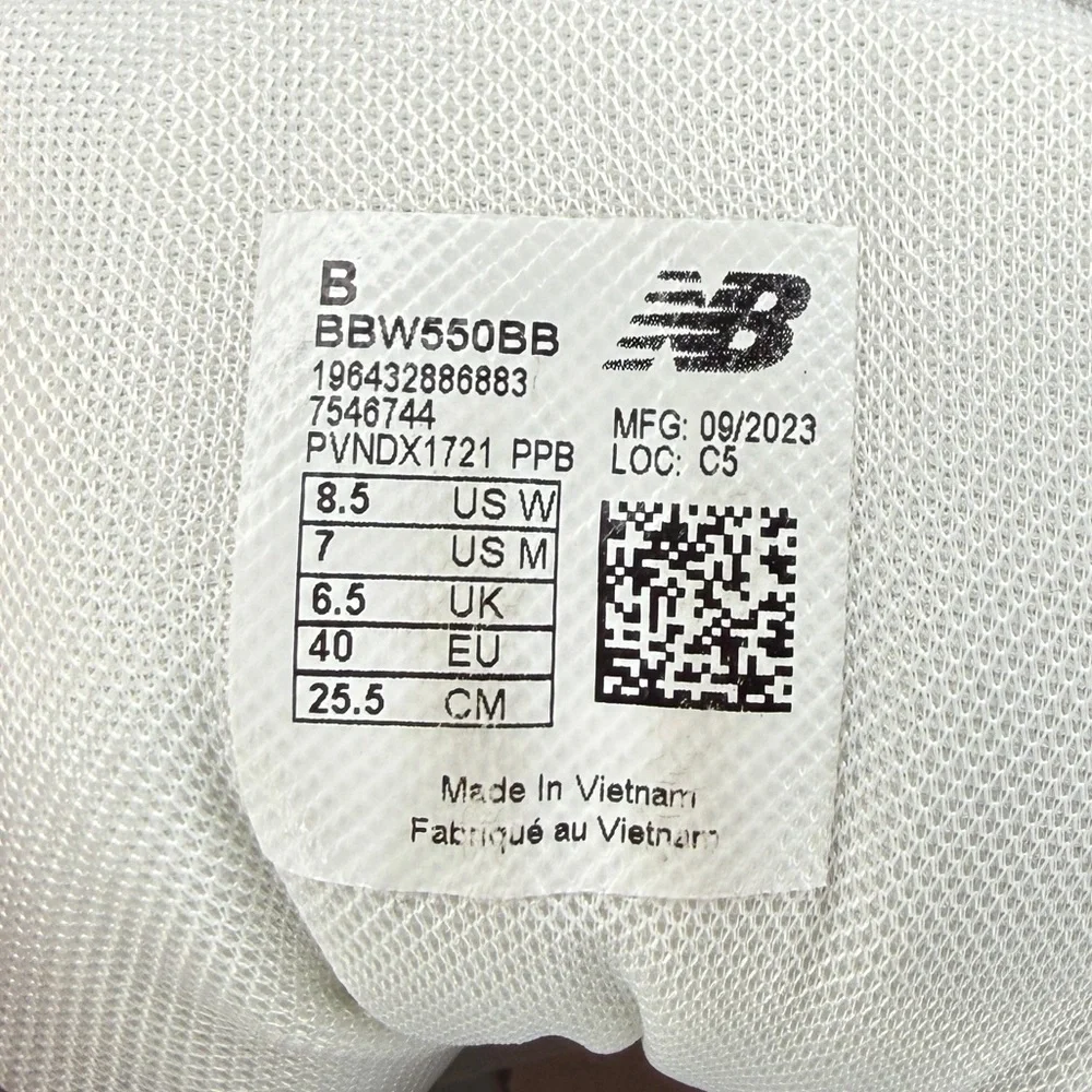 New Balance | 550 Sneakers | White & Grey Leather | Size M7 W8.5
